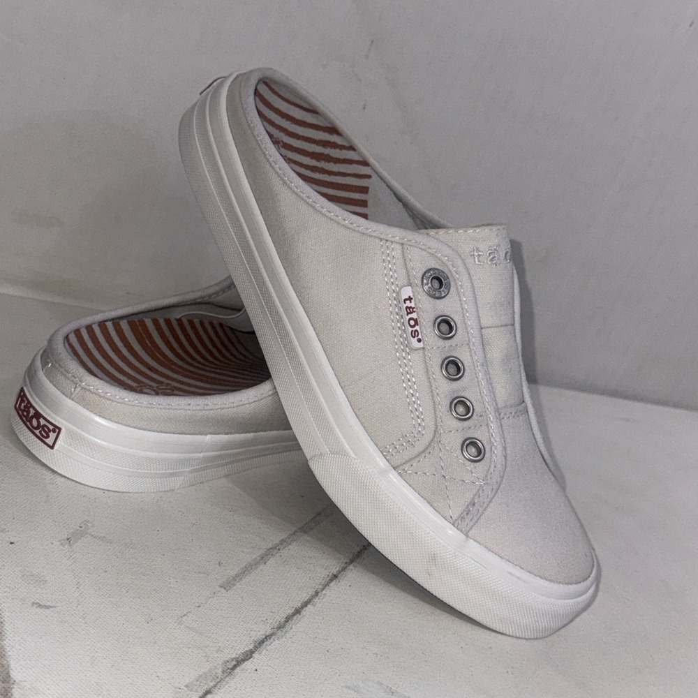 Taos EZ-Soul White Comfort Slip On Mule Half Shoe Sneaker Women's Size 8.5